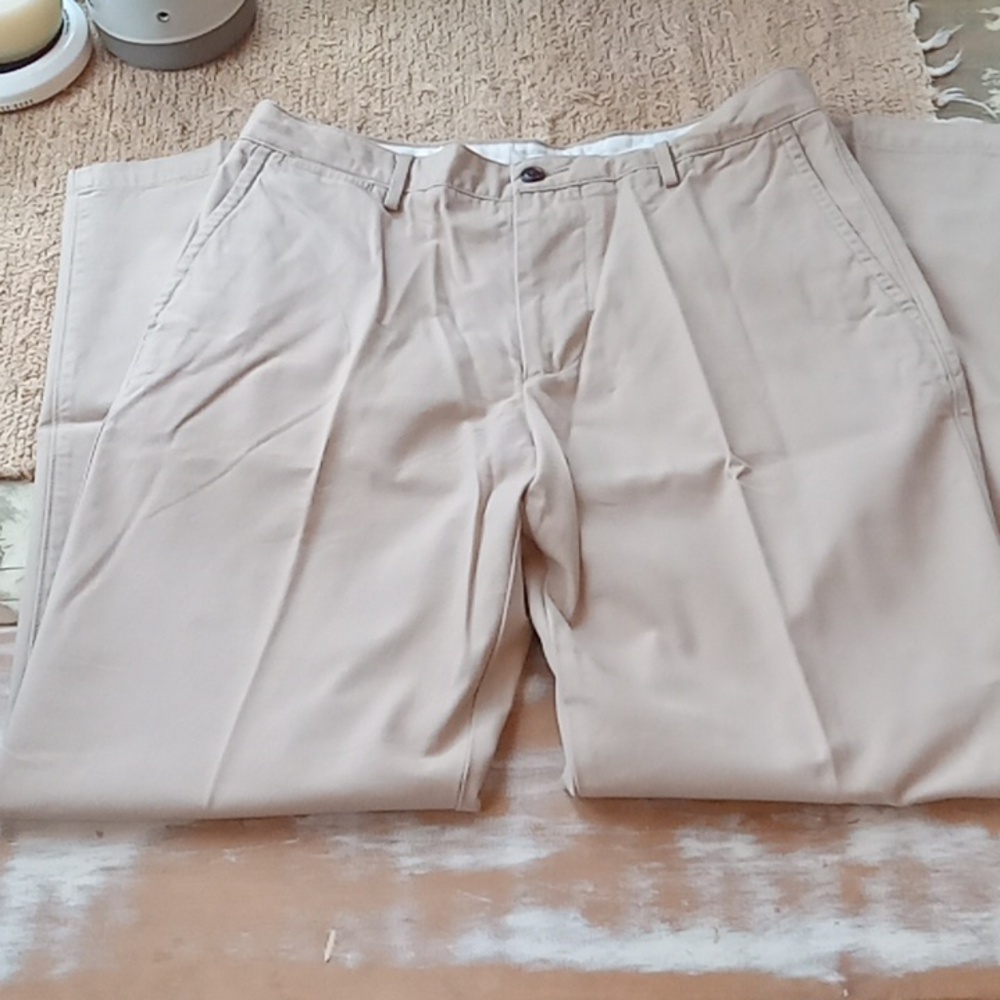 Men's Dockers Field Khaki Size 32x32
